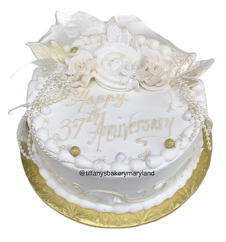 Anniversary Round Cake